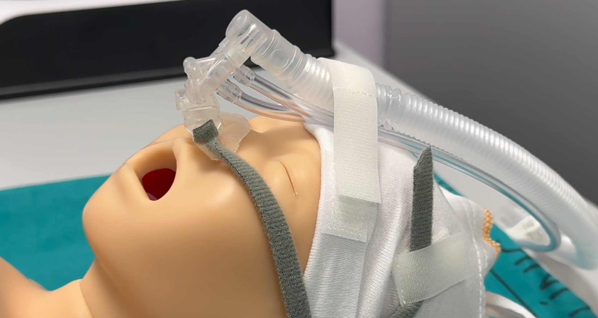 Custom 3D-printed silicone mask for babies