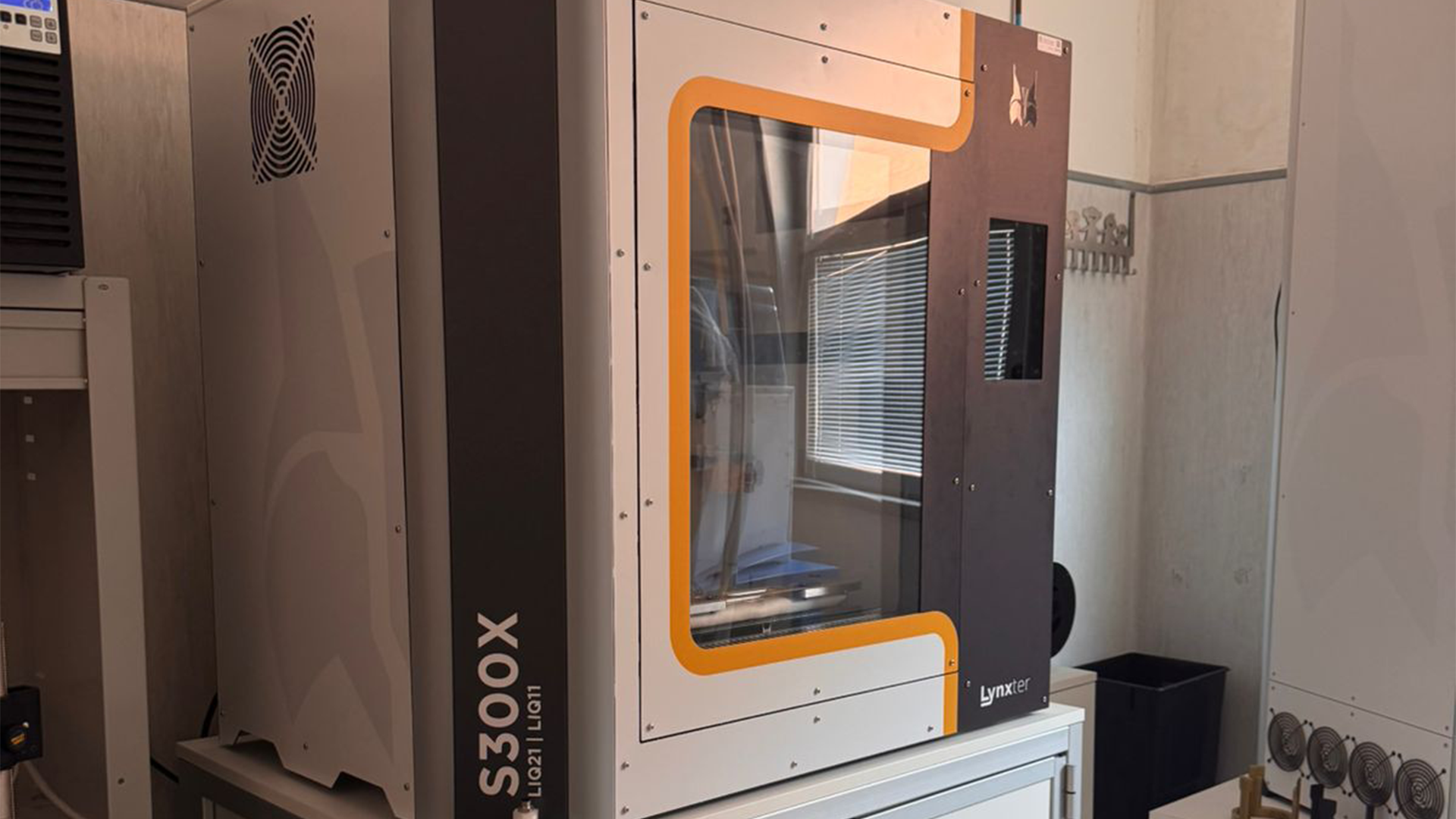 S300X - LIQ21 | LIQ11 silicone 3D printer